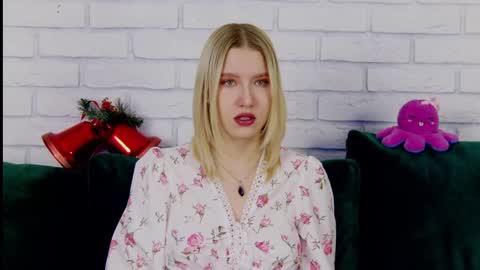 LiliLinn online show from 27, 12, 2024