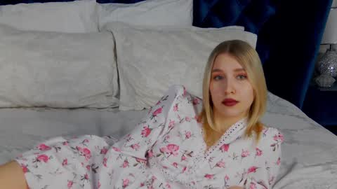 LiliLinn online show from 18, 1, 2025