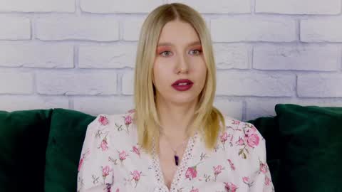 LiliLinn online show from 21, 1, 2025