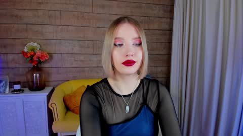 LiliLinn online show from 4, 2, 2025