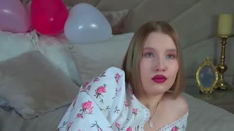 LiliLinn online show from 17, 2, 2025