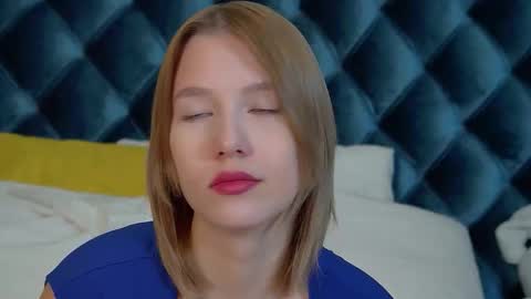 LiliLinn online show from 16, 9, 2025