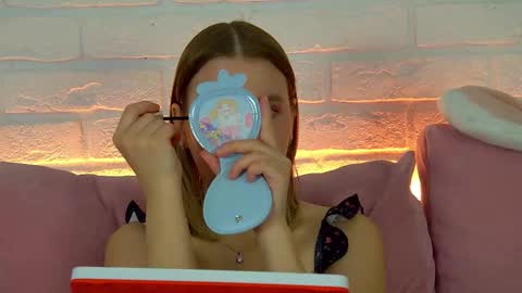 LiliLinn online show from 13, 11, 2025