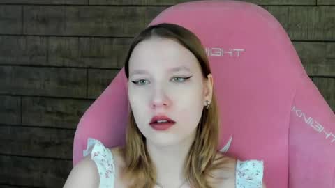 Snapshot of lililinn chatting on 18, 5, 2026 LiliLinn online show from 18, 5, 2026