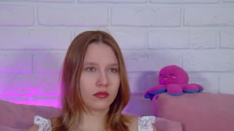 Snapshot of lililinn chatting on 26, 5, 2026 LiliLinn online show from 26, 5, 2026