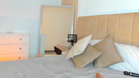 Lili  online show from 28, 12, 2024