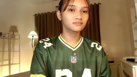 Chloe online show from 4, 3, 2025