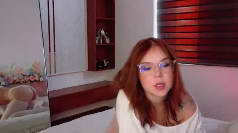 Snapshot of lilith_bonheur chatting on 11, 6, 2026 Lilith Bonheur online show from 11, 6, 2026