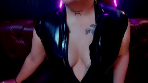 Snapshot of lilith_levonee_ chatting on 24, 12, 2024 Lilith online show from 24, 12, 2024