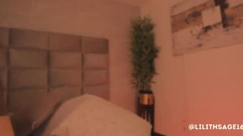 lilith_sage_ online show from 21, 4, 2026