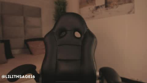 lilith_sage_ online show from 30, 4, 2026