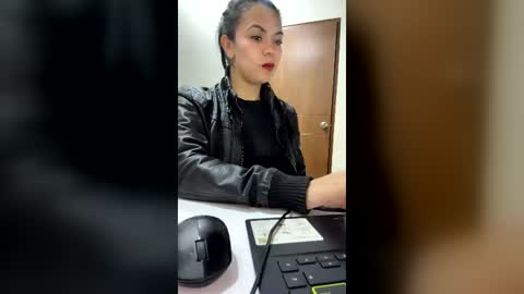 Snapshot of lilith_vanellope chatting on 8, 7, 2026 lilith online show from 8, 7, 2026