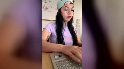 Snapshot of lilith_vanellope chatting on 23, 7, 2026 lilith online show from 23, 7, 2026