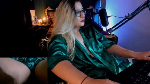 Snapshot of lilithmystic01 chatting on 19, 1, 2025 lilithmystic01 online show from 19, 1, 2025