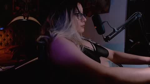 Snapshot of lilithmystic01 chatting on 31, 1, 2025 lilithmystic01 online show from 31, 1, 2025
