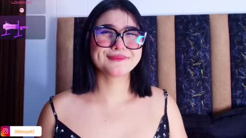 Snapshot of lilithnyx_x chatting on 18, 5, 2026 lilithnyx_x online show from 18, 5, 2026