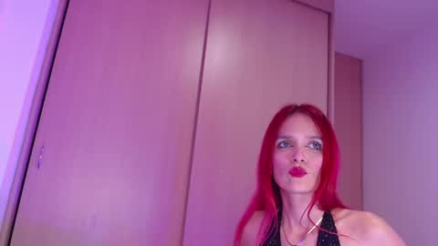 Snapshot of lilithqueen1 chatting on 8, 1, 2025 La pelirroja online show from 8, 1, 2025