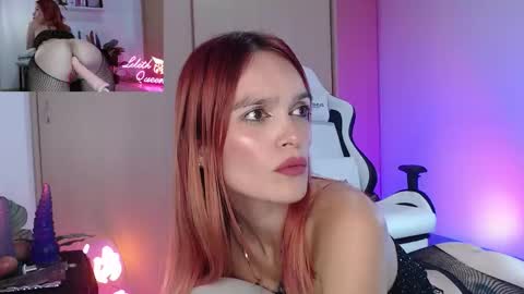 Snapshot of lilithqueen1 chatting on 10, 10, 2025 La pelirroja online show from 10, 10, 2025