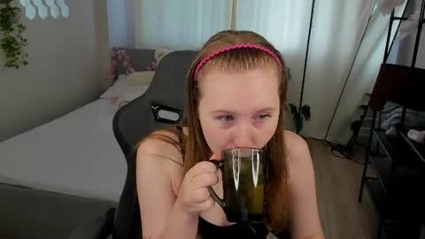Snapshot of lilitiny chatting on 29, 7, 2026 Lili Tiny GMT2 3-10AM MonTueWedThuSat online show from 29, 7, 2026
