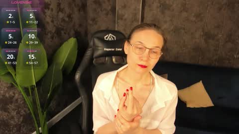 lillian_white1 online show from 17, 3, 2026