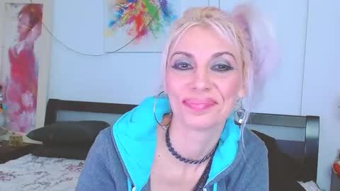 Snapshot of lillianasara chatting on 5, 2, 2025 Lara online show from 5, 2, 2025