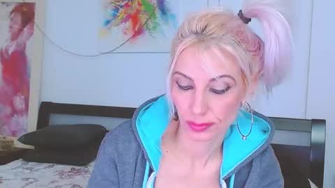 Snapshot of lillianasara chatting on 11, 2, 2025 Lara online show from 11, 2, 2025