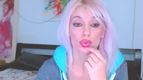 Snapshot of lillianasara chatting on 15, 2, 2025 Lara online show from 15, 2, 2025