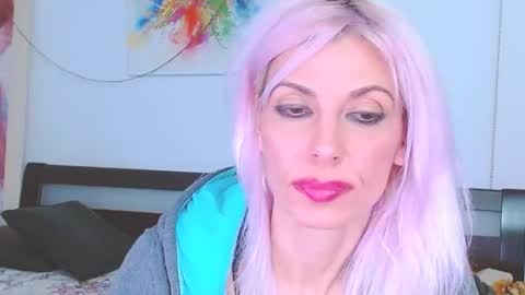 Snapshot of lillianasara chatting on 25, 2, 2025 Lara online show from 25, 2, 2025