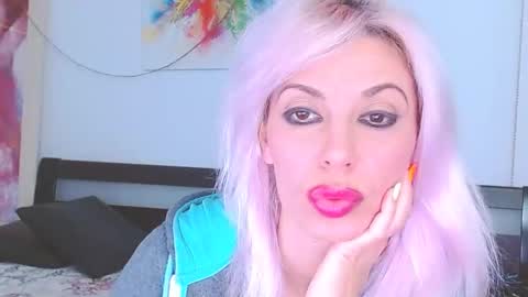 Snapshot of lillianasara chatting on 2, 3, 2025 Lara online show from 2, 3, 2025