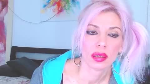 Snapshot of lillianasara chatting on 5, 3, 2025 Lara online show from 5, 3, 2025