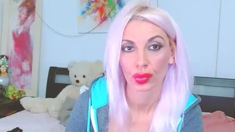 Snapshot of lillianasara chatting on 3, 10, 2025 Lara online show from 3, 10, 2025