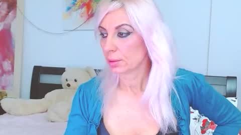 Snapshot of lillianasara chatting on 16, 10, 2025 Lara online show from 16, 10, 2025