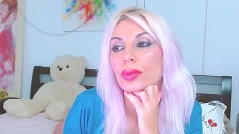 Snapshot of lillianasara chatting on 20, 10, 2025 Lara online show from 20, 10, 2025