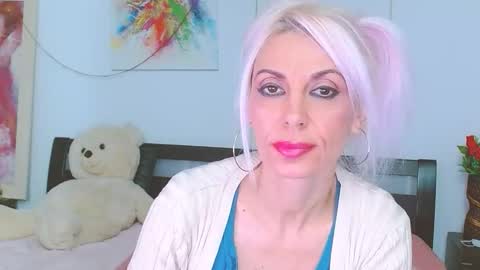 Snapshot of lillianasara chatting on 23, 11, 2025 Lara online show from 23, 11, 2025