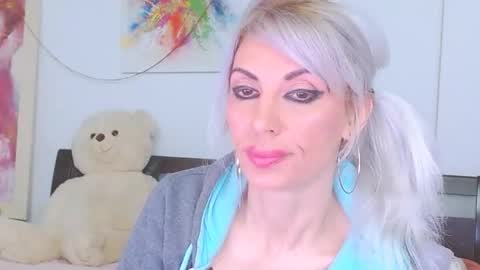 Lara online show from 9, 3, 2026