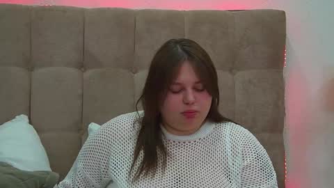 Snapshot of lillianhaig chatting on 1, 2, 2025 LillianHaig online show from 1, 2, 2025