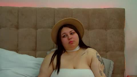 Snapshot of lillianhaig chatting on 7, 3, 2025 LillianHaig online show from 7, 3, 2025