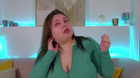 Snapshot of lillianhaig chatting on 8, 3, 2025 LillianHaig online show from 8, 3, 2025