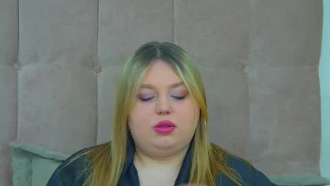 LillianHaig online show from 4, 3, 2026