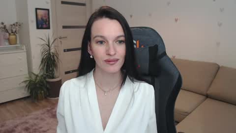 lilliyves online show from 25, 5, 2026