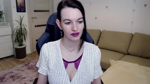 Snapshot of lilliyves chatting on 31, 5, 2026 lilliyves online show from 31, 5, 2026