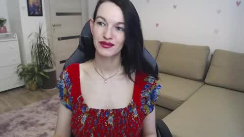 Snapshot of lilliyves chatting on 7, 6, 2026 lilliyves online show from 7, 6, 2026