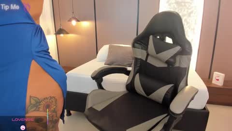 Snapshot of lilly_ass chatting on 17, 10, 2025 L I L L Y online show from 17, 10, 2025