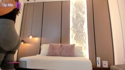 L I L L Y online show from 14, 1, 2026