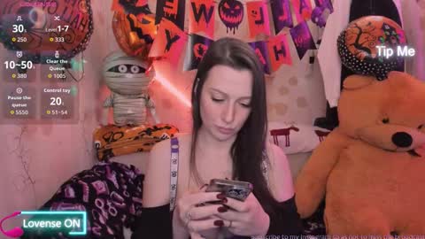 Lilly  online show from 21, 10, 2025