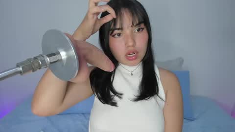 Snapshot of lilly_kinky chatting on 31, 1, 2025 Lilly  online show from 31, 1, 2025