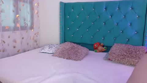 Lilly Peach online show from 1, 8, 2026
