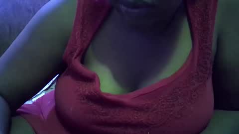 Snapshot of lillybae1811 chatting on 16, 5, 2026 lillybae1811 online show from 16, 5, 2026