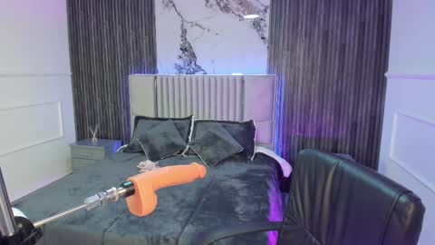 Lilly Ortiz online show from 15, 2, 2025