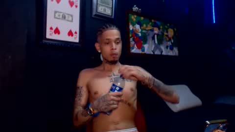 Snapshot of lilray99 chatting on 28, 12, 2024 ONLYFANS online show from 28, 12, 2024